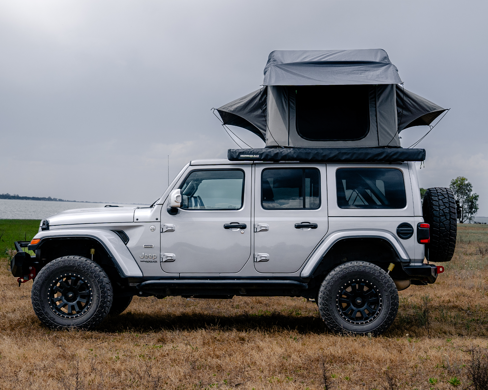 IRTT0067 – CROSS 1200 ROOFTOP TENT