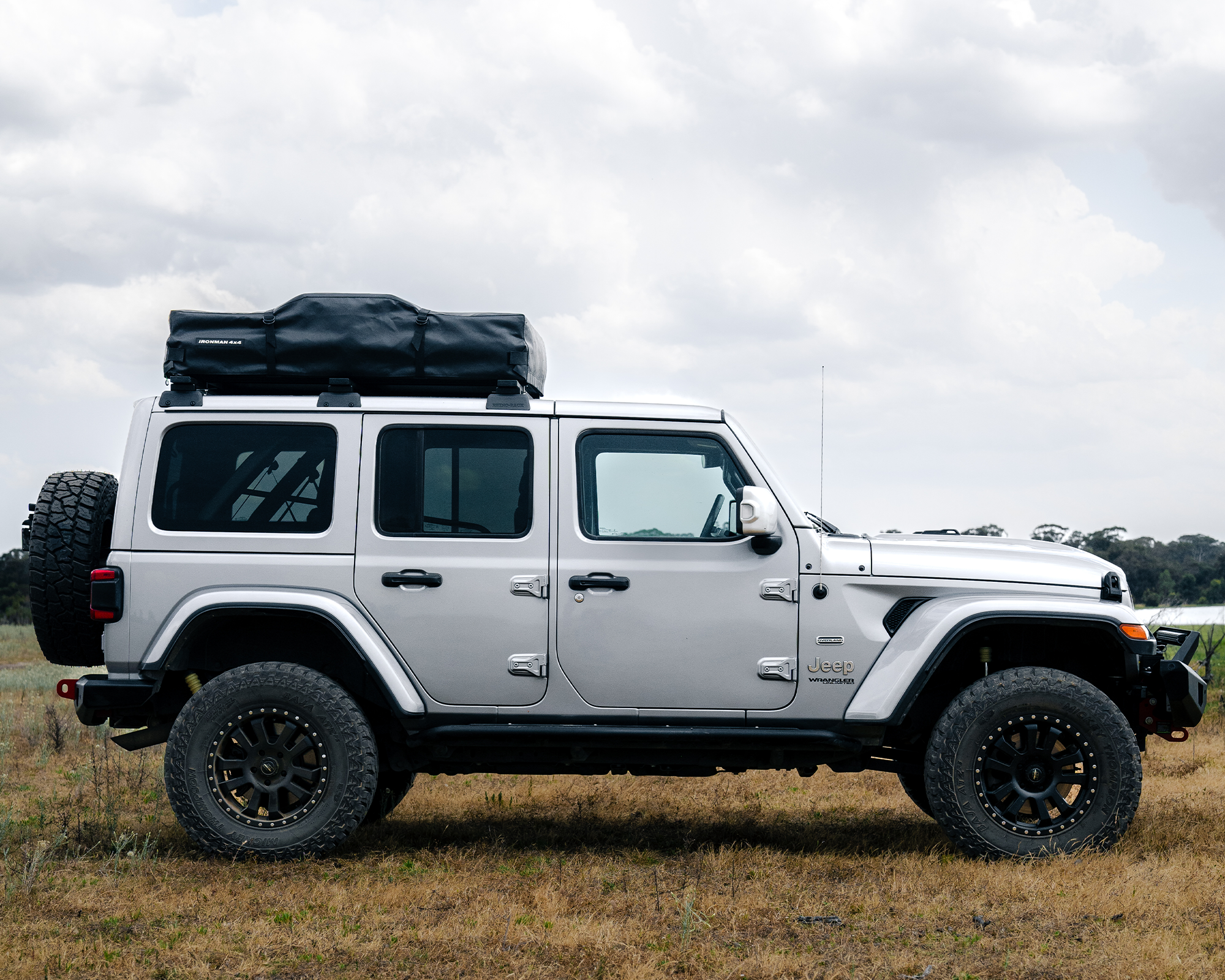 IRTT0067 – CROSS 1200 ROOFTOP TENT