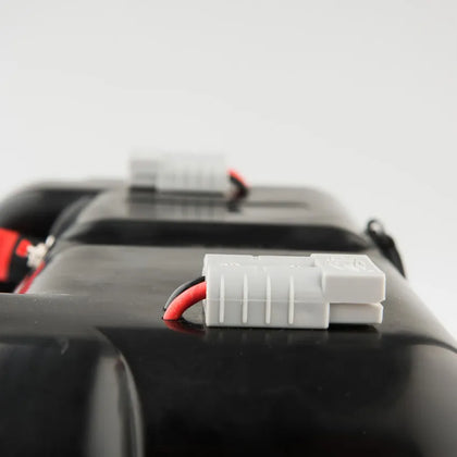 Kings Maxi Battery Box | Lithium Compatible | 2x USB & Cig Socket